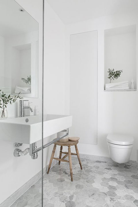 small-bathroom-renovation-ideas-flooring